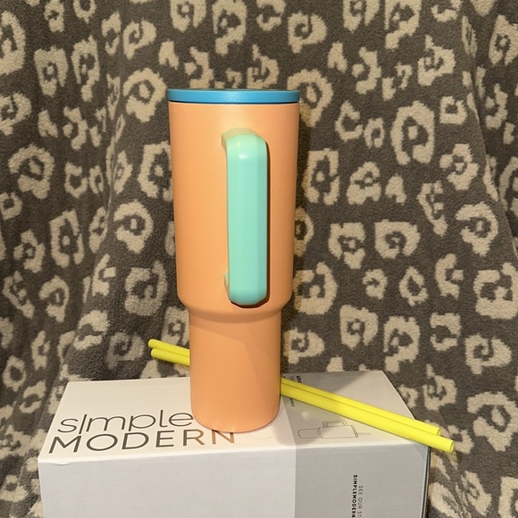 Simple Modern TREK 40oz Tumbler in Tiki Time 🫶🏻 New 🆕 & Never Used ❣️ - Picture 4 of 17